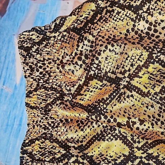 Nike Fly Gold Black Shorts Size Medium NWT - Picture 8 of 8